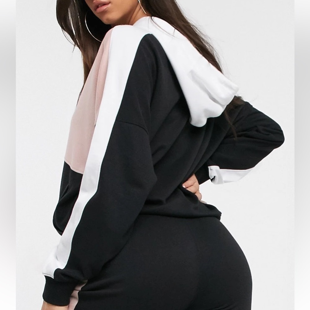 MissGuided~NWT~Oversized Color Block Sweatshirt Hoodie~Two Front Pockets~Size 6